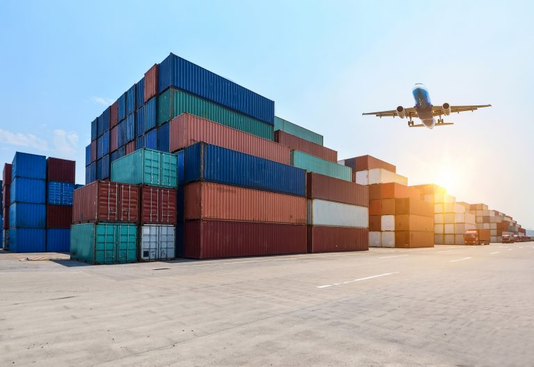 container e avião